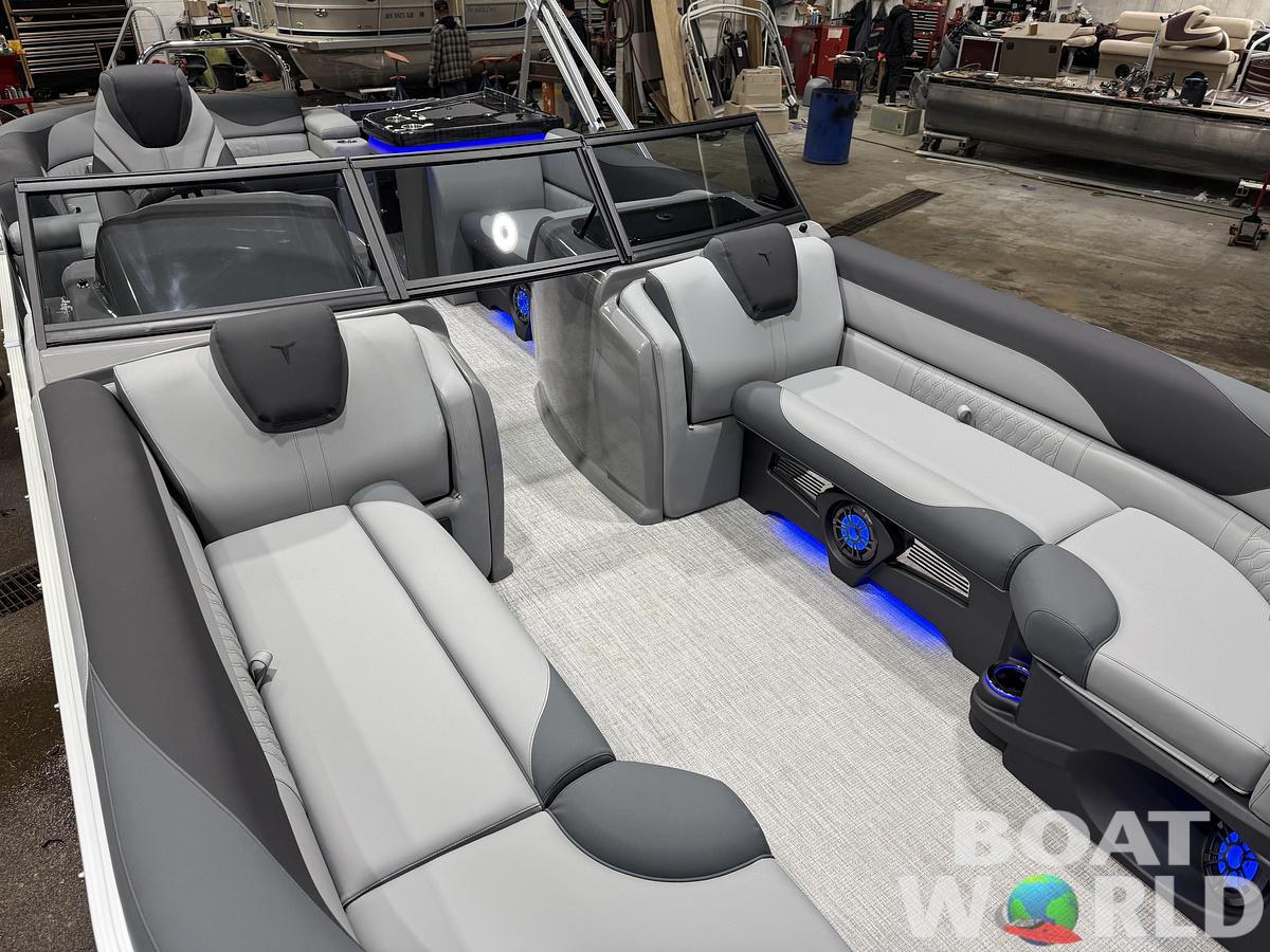 2026 Tahoe Pontoons LTZ 2385 Elite Windshield Tritoon