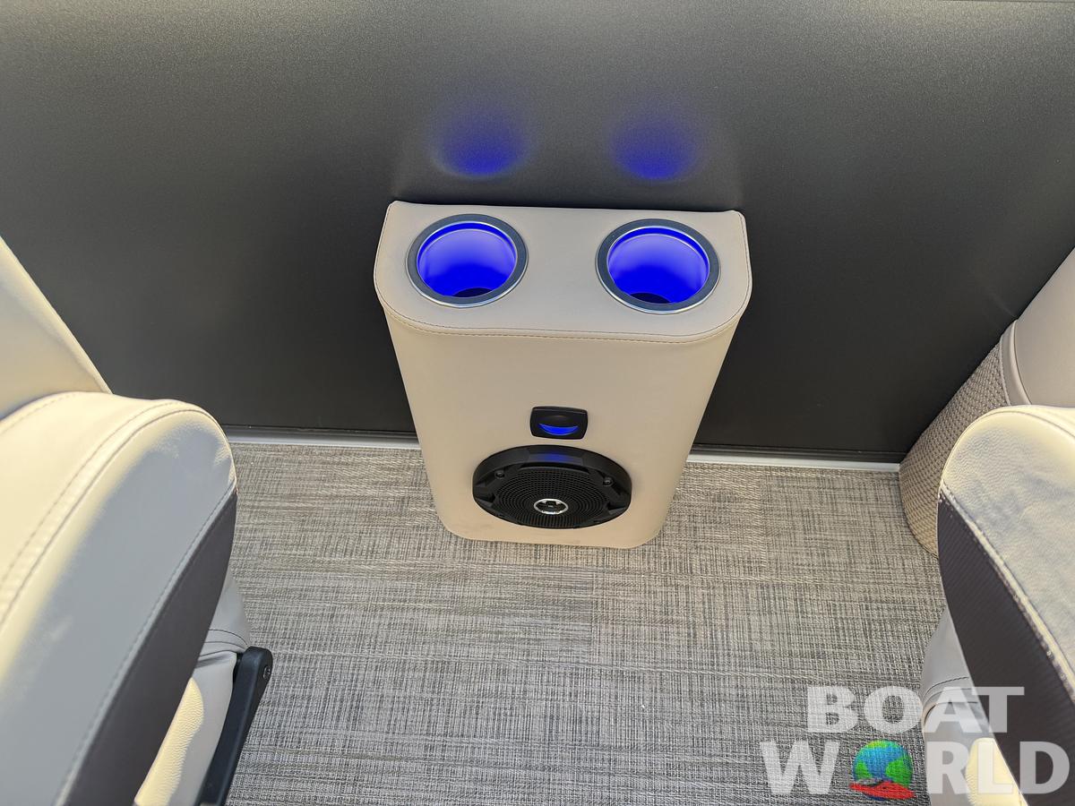 2026 Bentley Pontoons Legacy 220 Navigator DL Quad Lounge