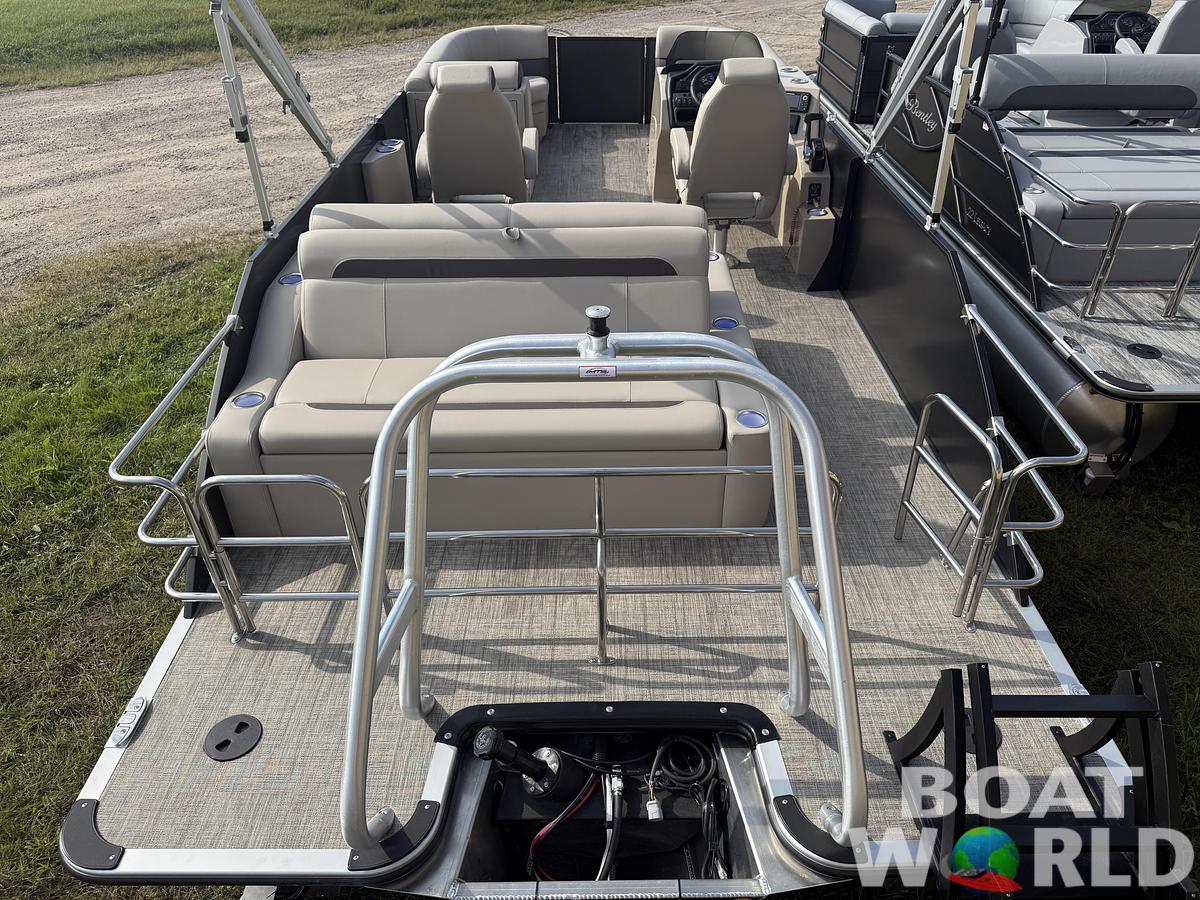 2026 Bentley Pontoons Legacy 220 Swingback & Honda 4-Stroke EFI