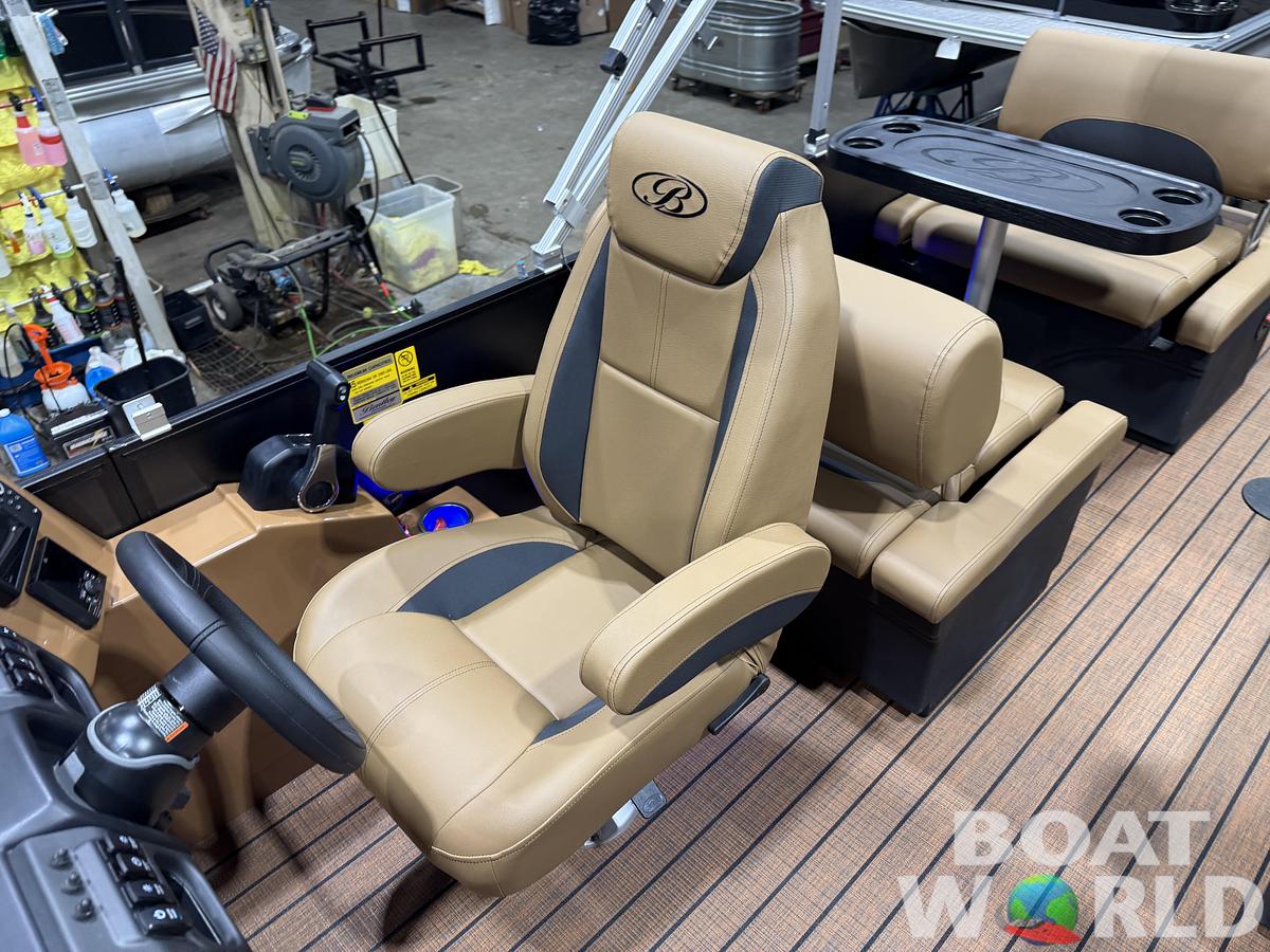 2026 Bentley Legacy 220 QSB Swingback $43995