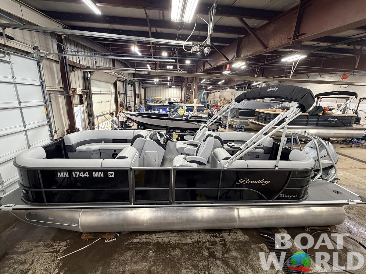 Used 2024 Bentley Legacy 223 150HP Navigator Tritoon - $47995