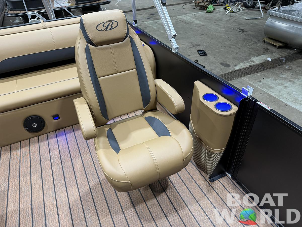 2026 Bentley Legacy 300hp Swingback 243 Tritoon $68995