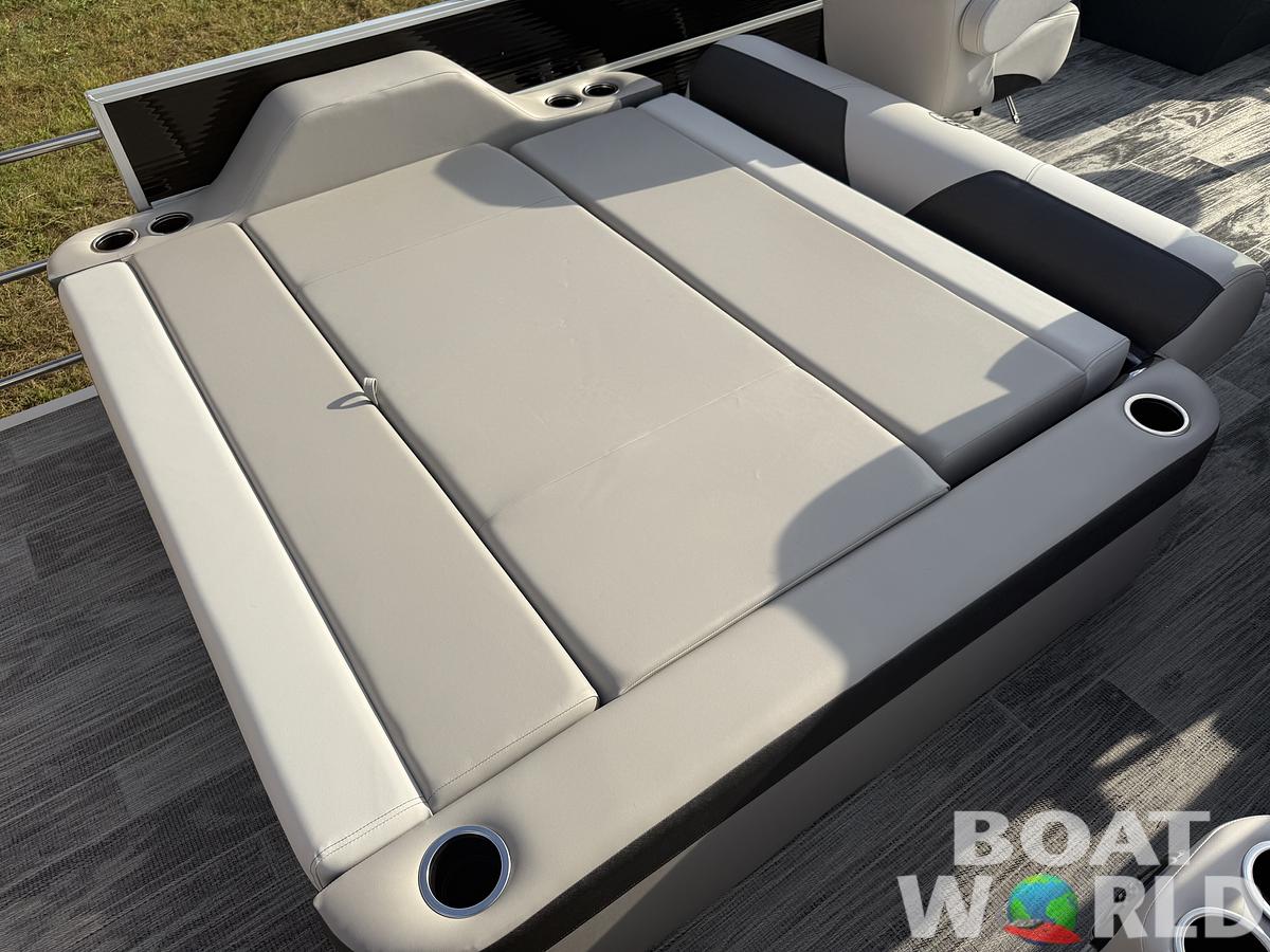2026 Montego Bay 8522 Swingback Deluxe Pontoon