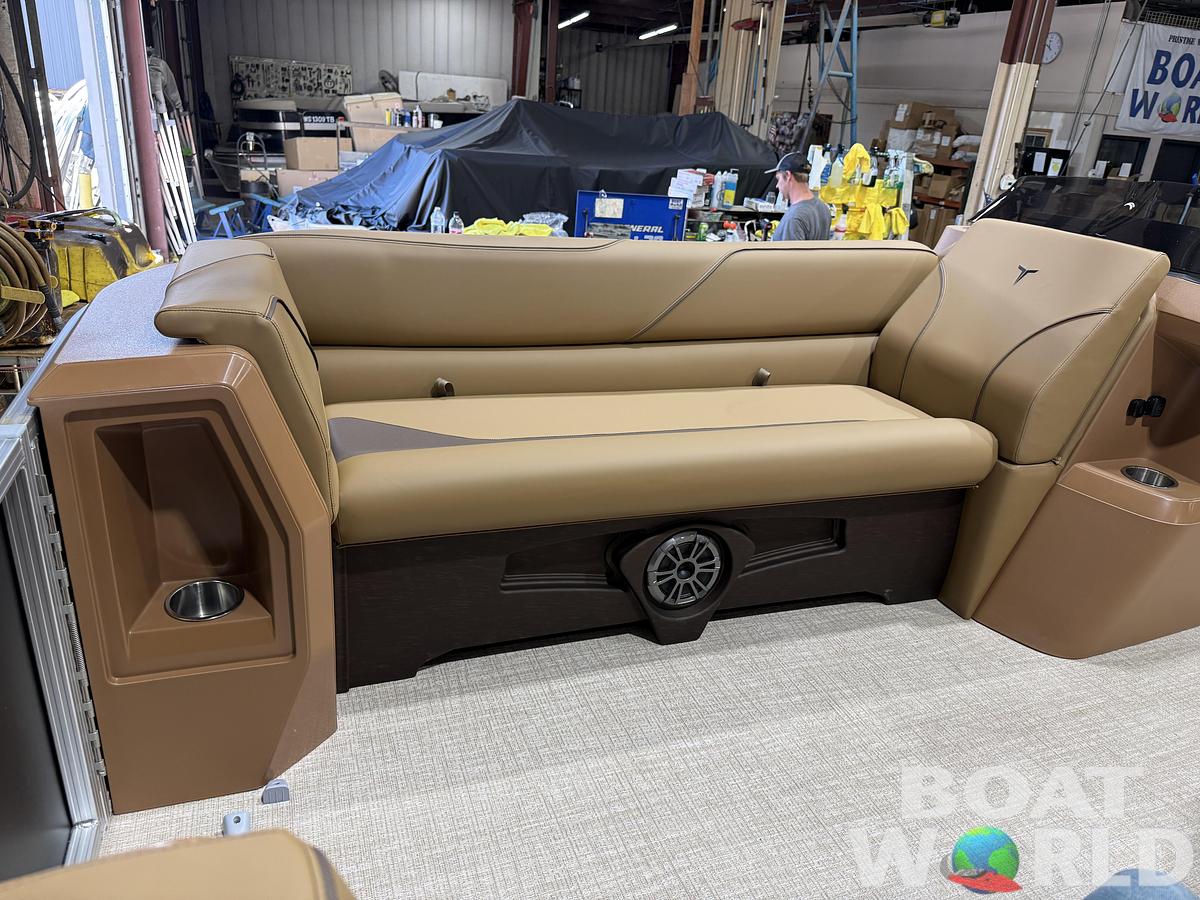 2027 Tahoe Sport Rear Fish 2385 & 4-Stroke $37995
