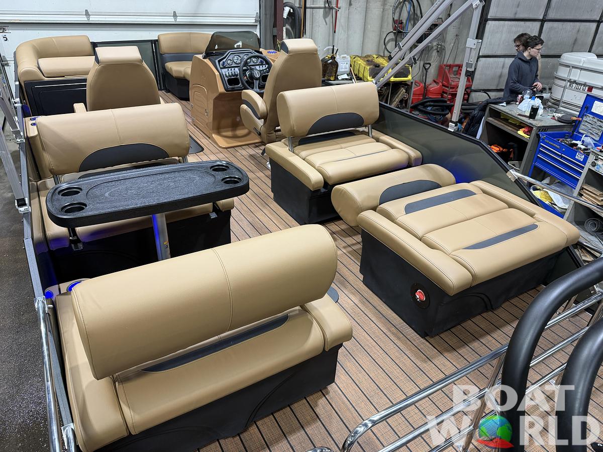 2026 Bentley Legacy 220 QSB Swingback $43995