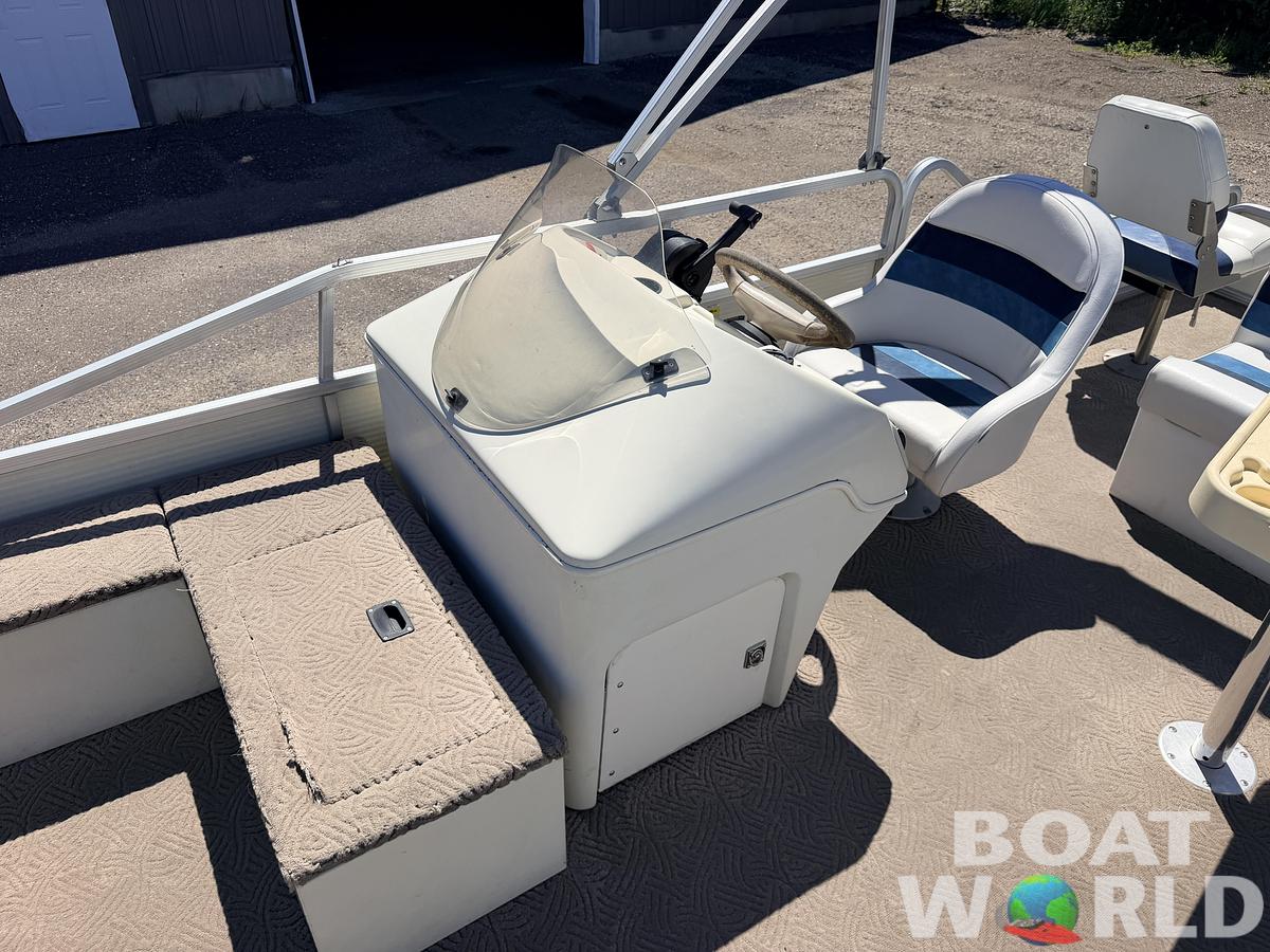 Used 2001 Lowe SunCruiser Trinidad 204 & 50HP Mercury 4Stroke -$11,995