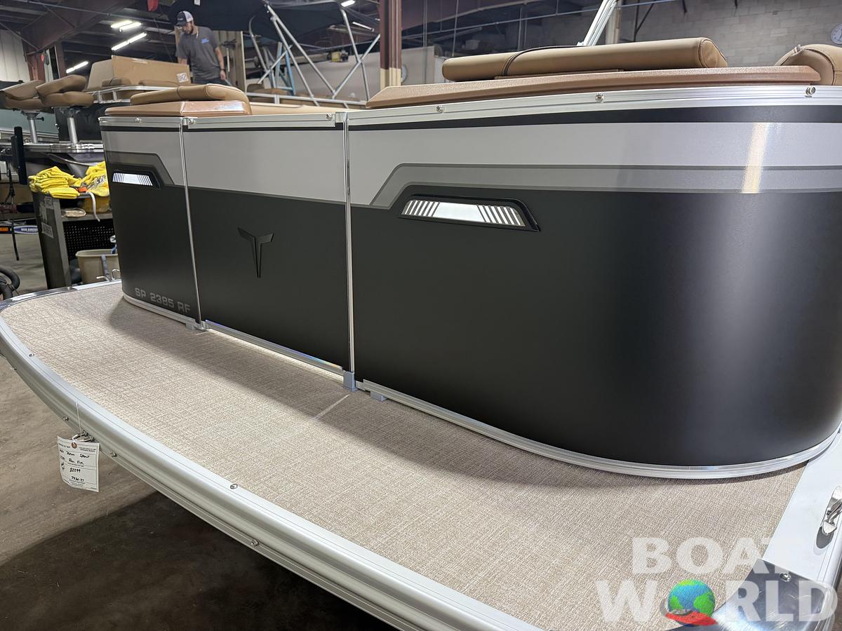 2027 Tahoe Sport Rear Fish 2385 & 4-Stroke $37995