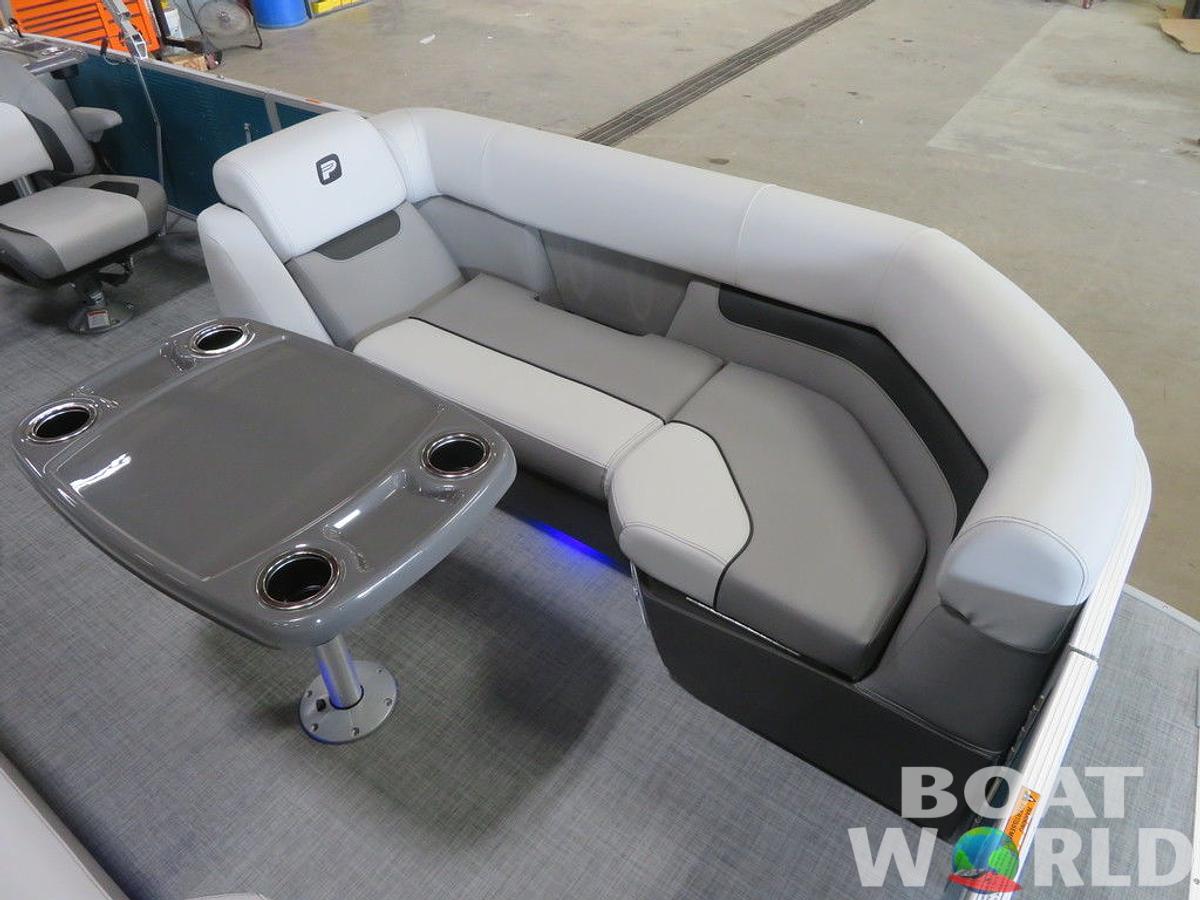 2025 Princecraft Vectra 23 RL SS Swingback Pontoon & Mercury 4-Stroke EFI