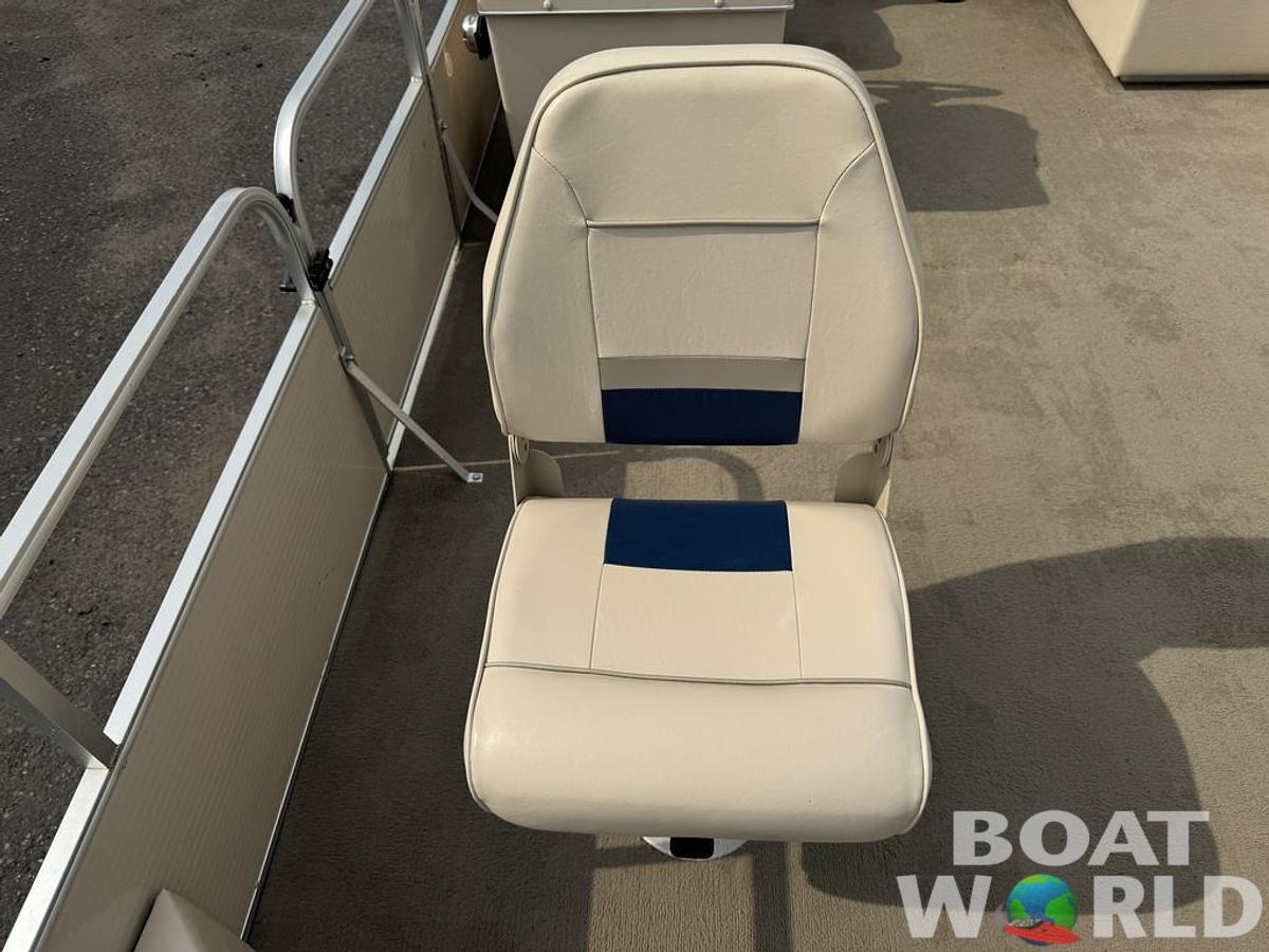 Used 2010 Weeres Cadet Fish 18' & Mercury 4-Stroke