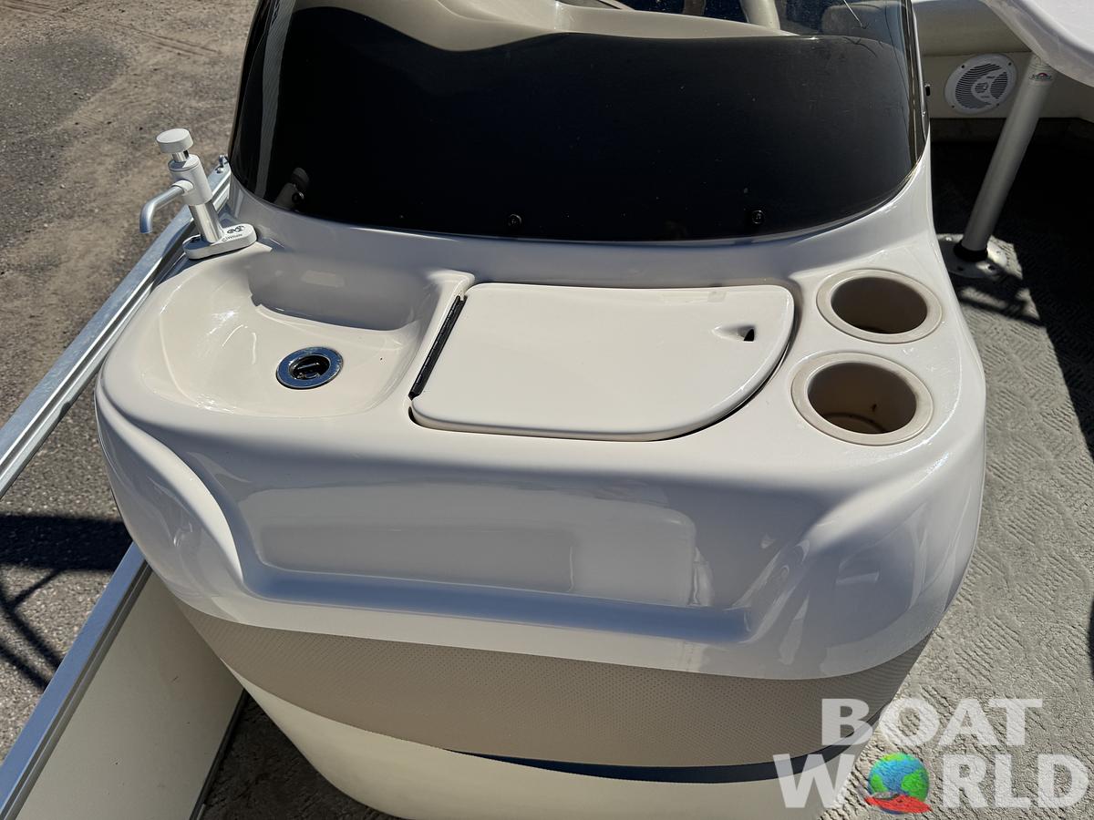 Used 2004 Fisher 220 Freedom Pontoon