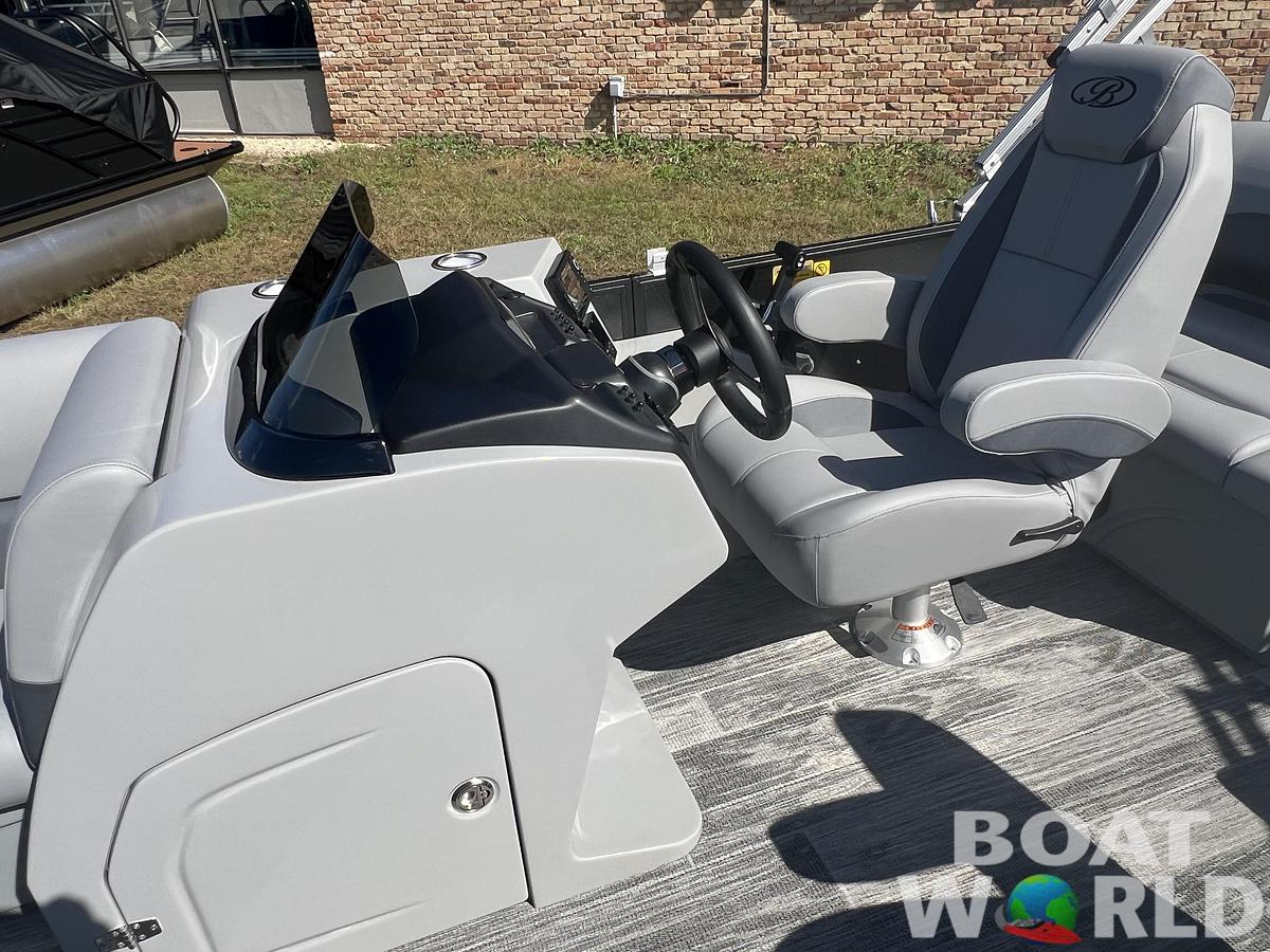 2026 Bentley Pontoons Legacy 220 QSB Swingback