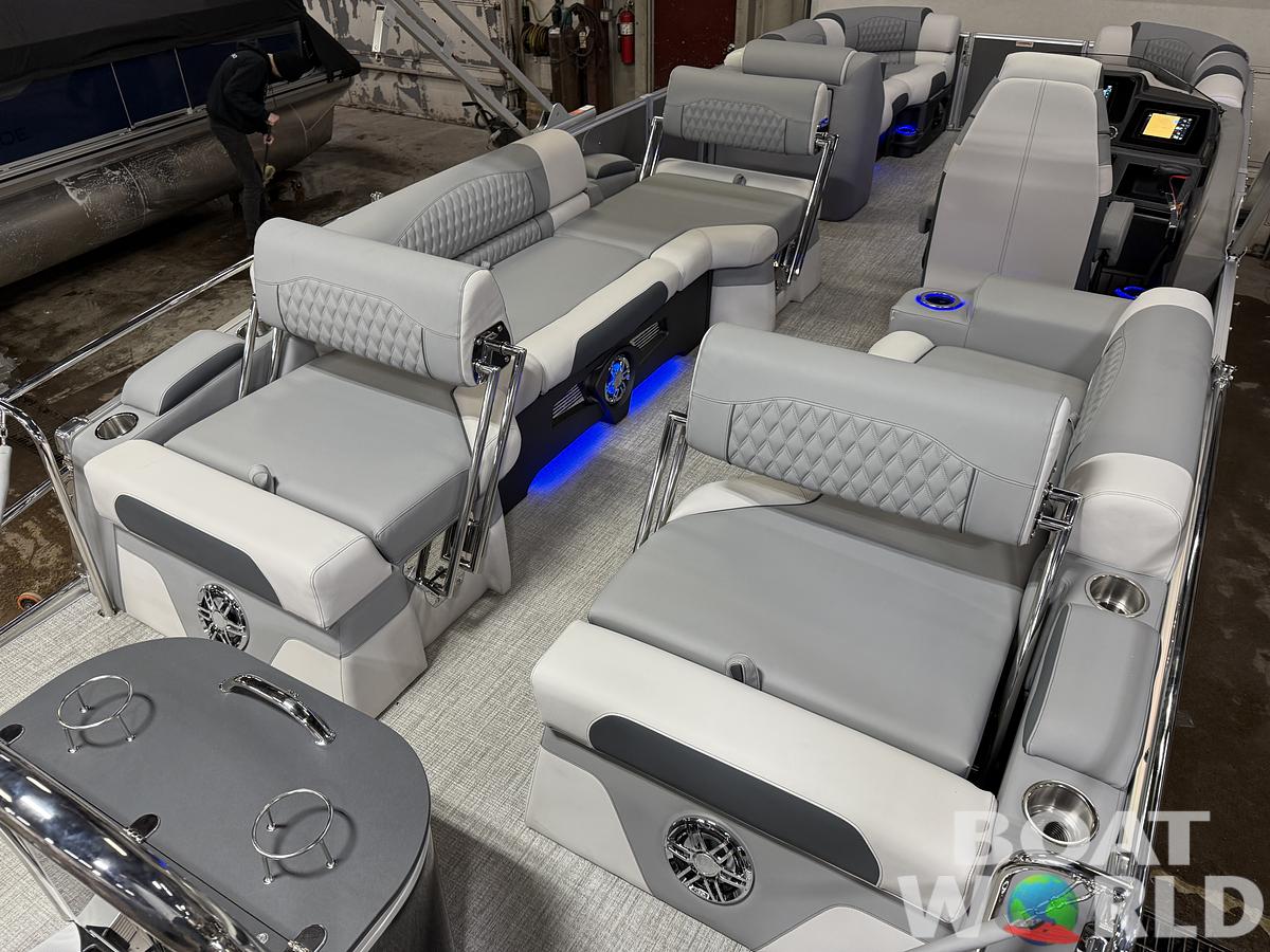 2025 Tahoe Pontoons Cascade 2385 Quad Lounge Shift Flip Tritoon & Honda 4-Stroke EFI