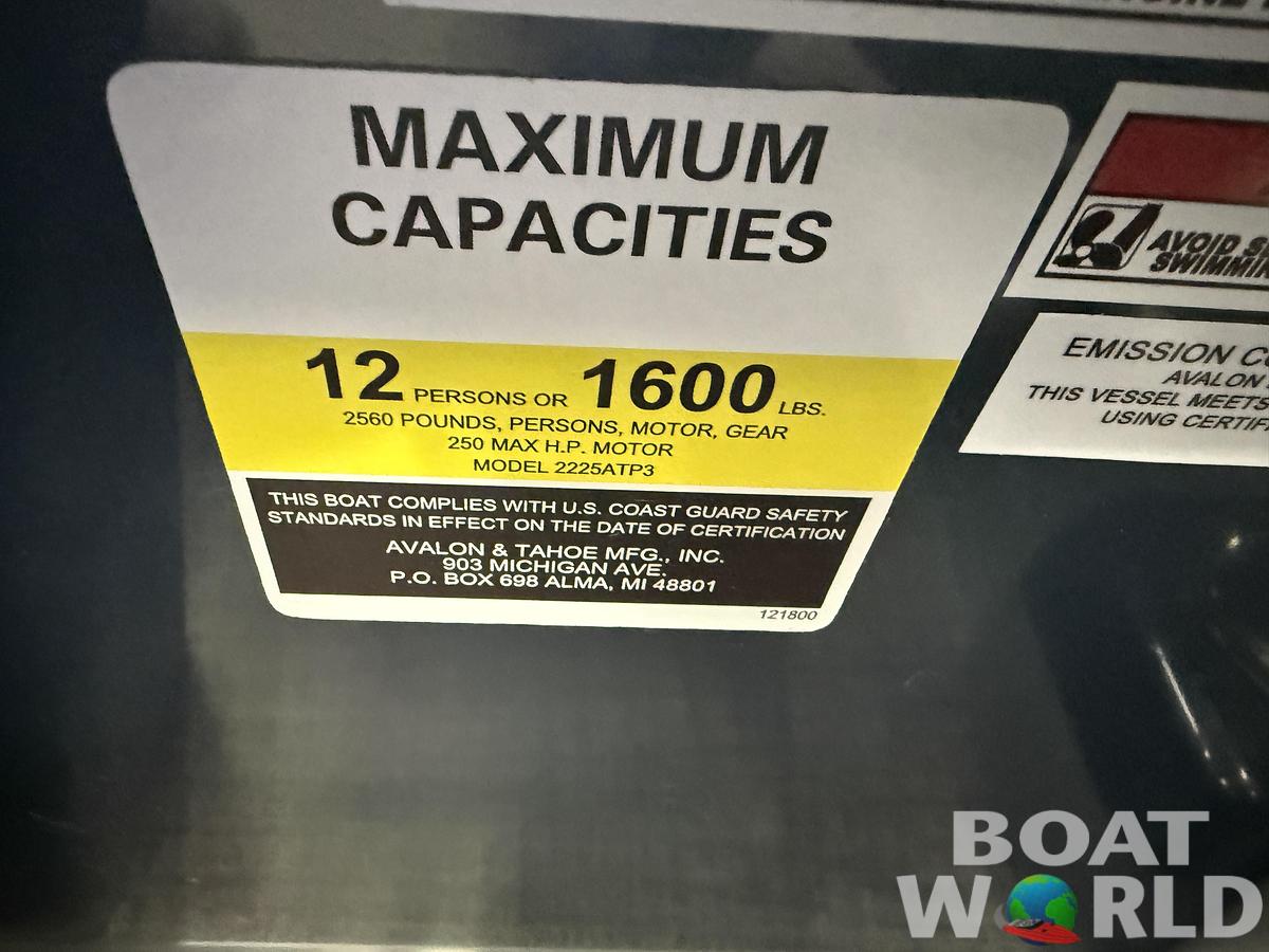 2026 Tahoe Pontoons Sport 2385 Rear Fish Tritoon 