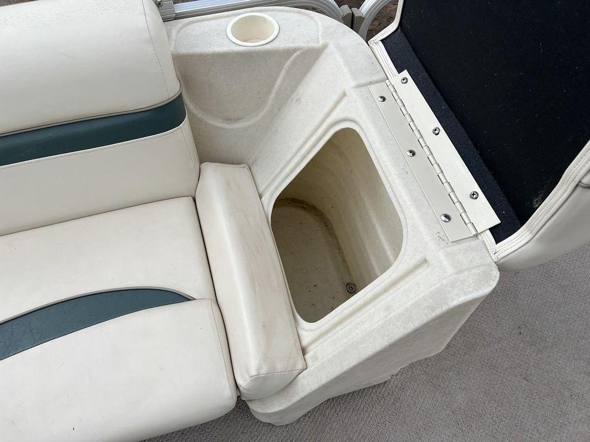 Used 2005 Bennington Sedona F21 Pontoon