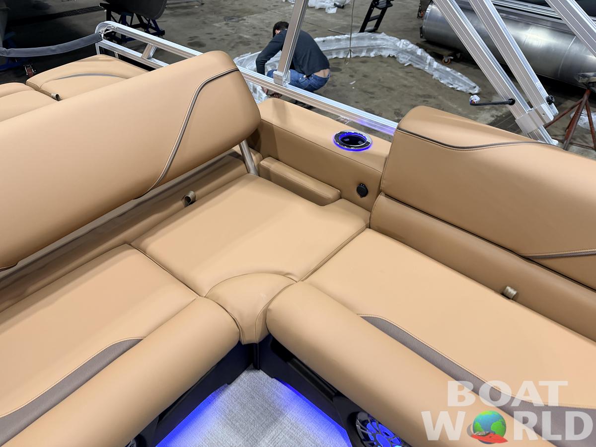 2026 Tahoe Sport 2385 VRB Swingback Tritoon $47995