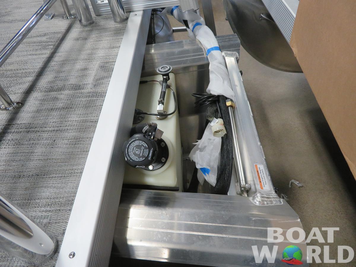 2024 Montego Bay 8524 Swingback Deluxe Pontoon & Honda 4-Stroke EFI