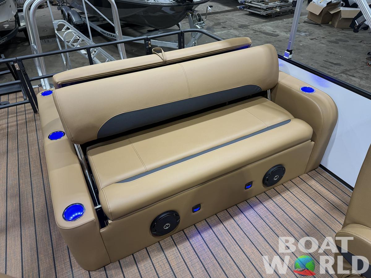 2026 Bentley Pontoons Legacy 220 Swingback