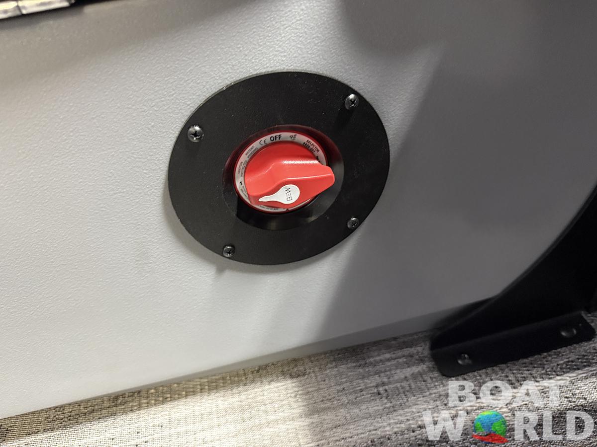 2025 Bentley Pontoons Legacy 223 Navigator Quad Lounge Tritoon & Honda 4-Stroke EFI