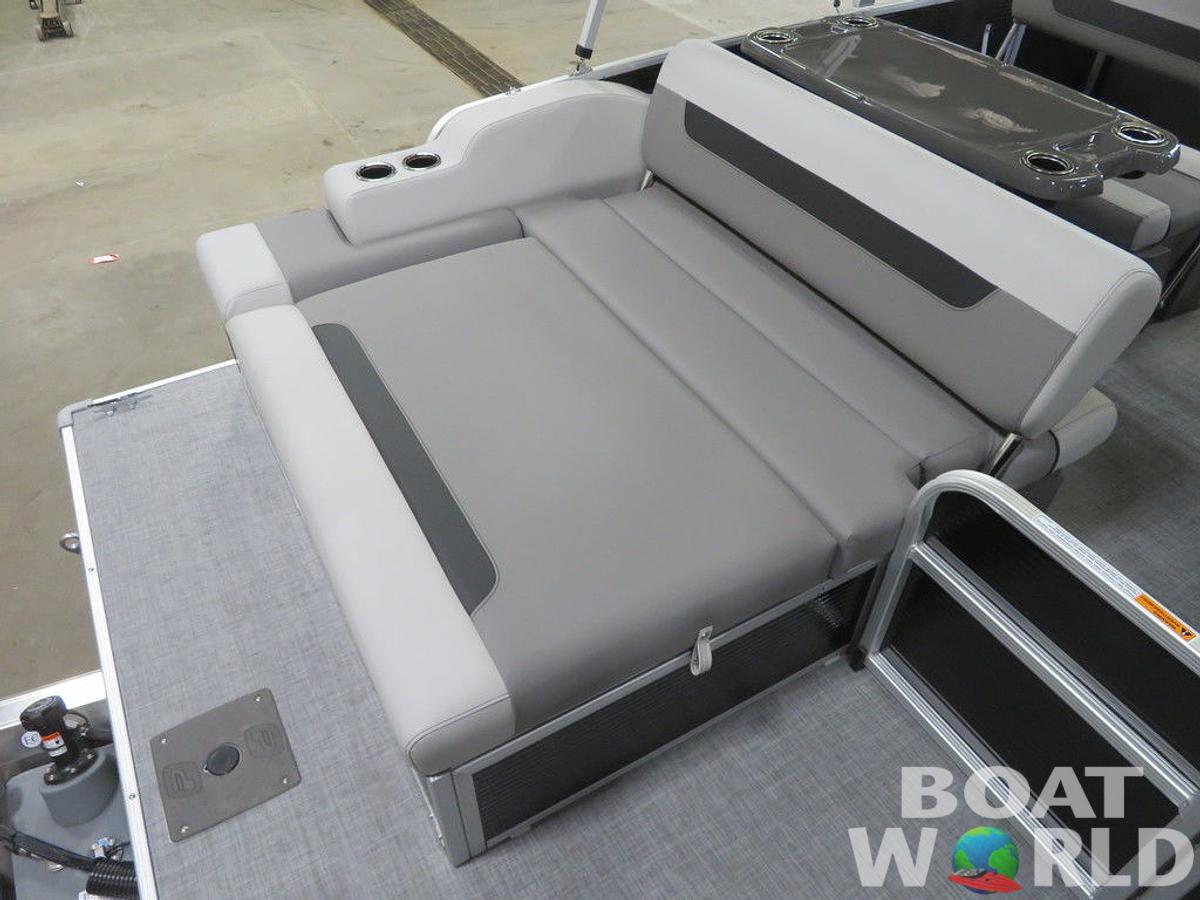 2025 Princecraft Vectra 21 RL Swingback Dinette Pontoon & Mercury 4-Stroke EFI
