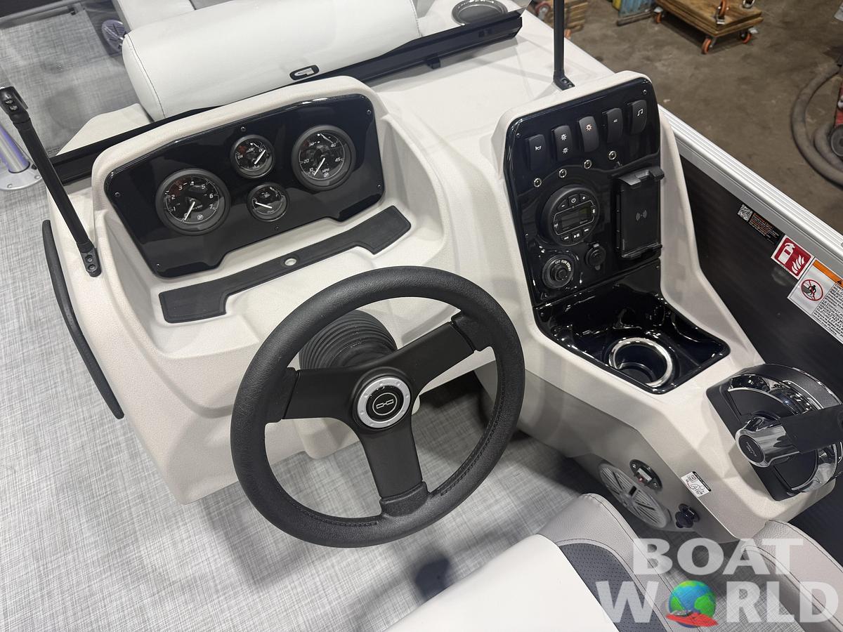 2026 Princecraft Vectra 23 RL Dinette Swingback Pontoon