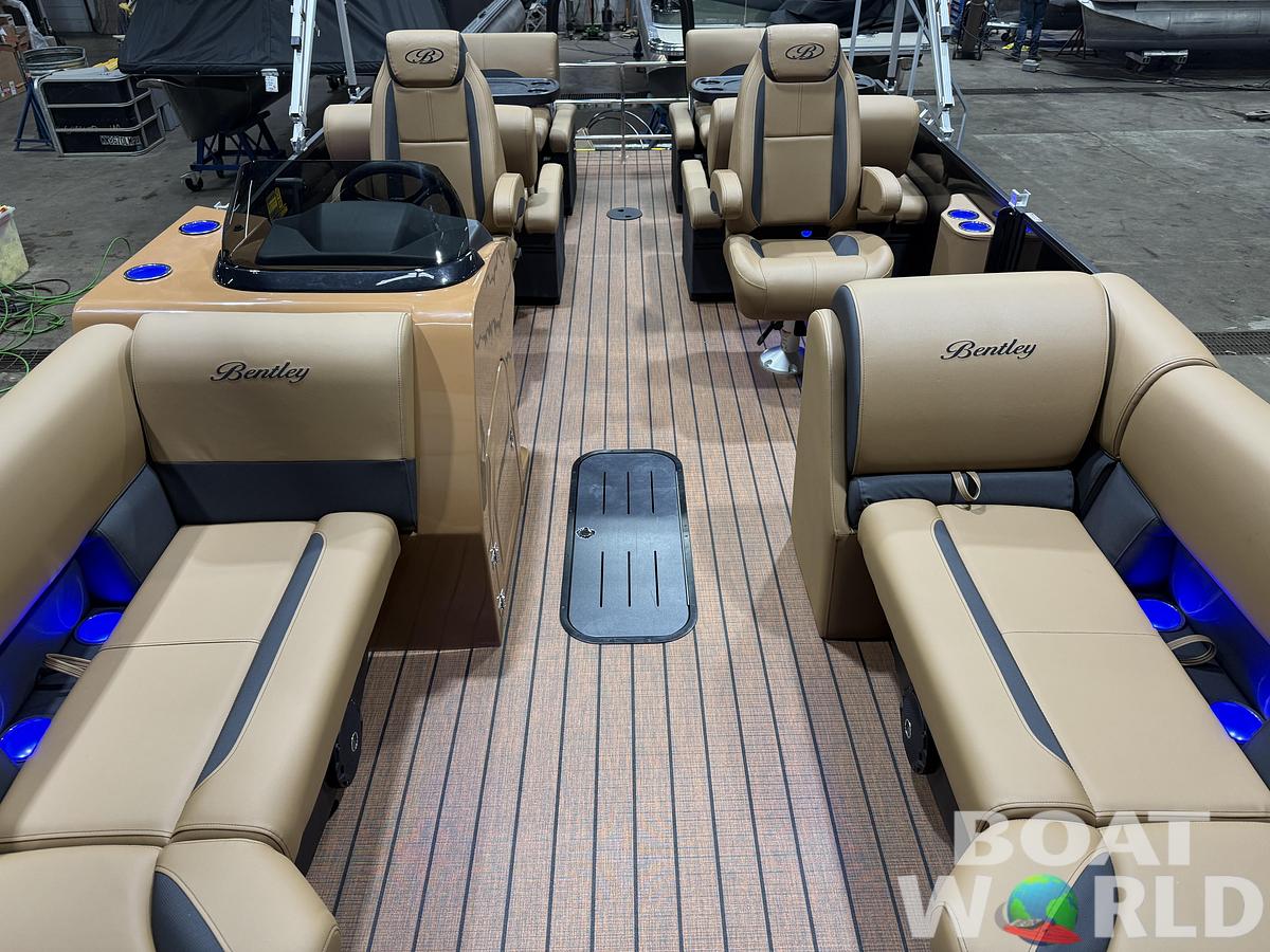 2026 Bentley Pontoons Legacy 223 QSB Swingback Tritoon 