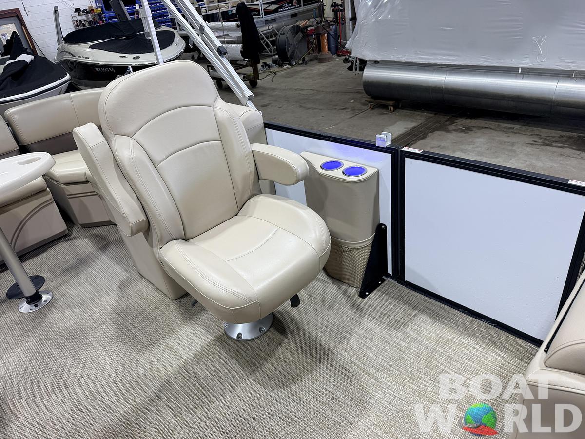 Used 2022 Bentley Pontoons Legacy 200 Navigator Quad Lounge & 100HP Honda 4Stroke -$34,995