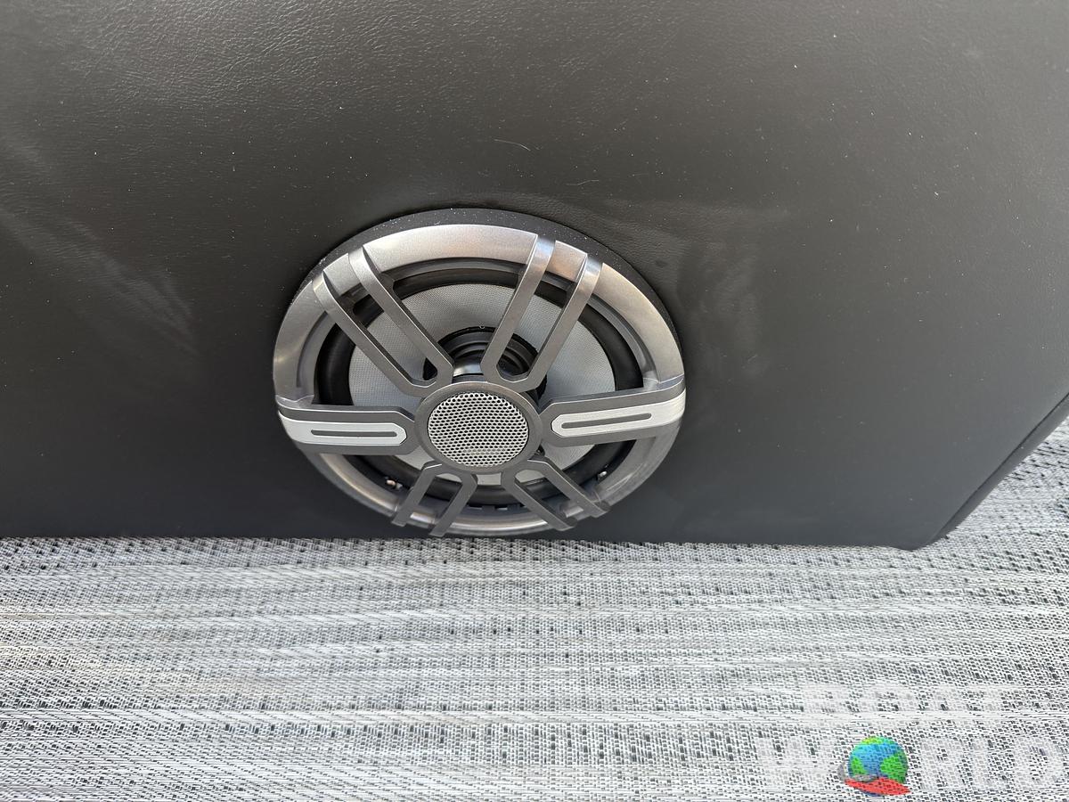 2026 Montego Bay 8522 Swingback Deluxe Pontoon