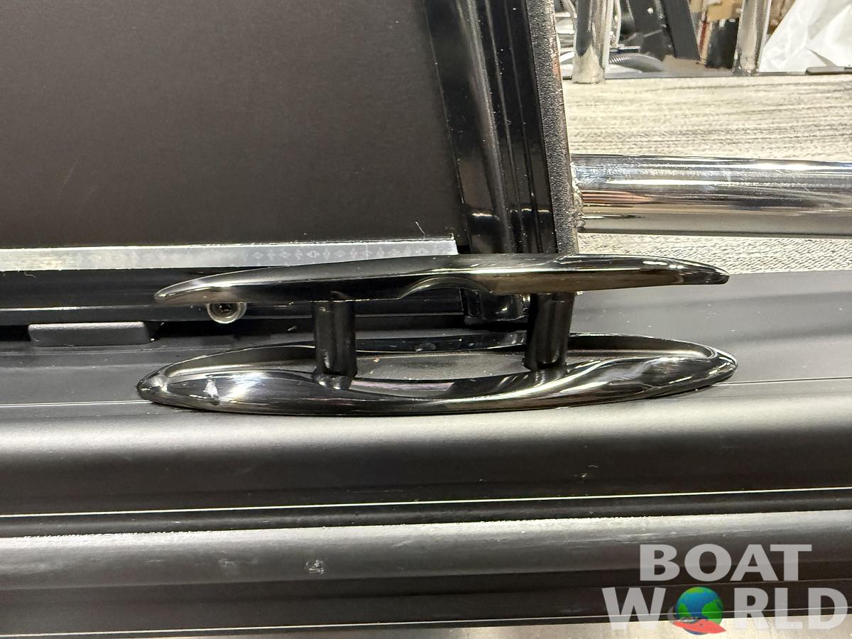 2026 Tahoe Pontoons Cascade 2385 Swingback (VRB) Tritoon