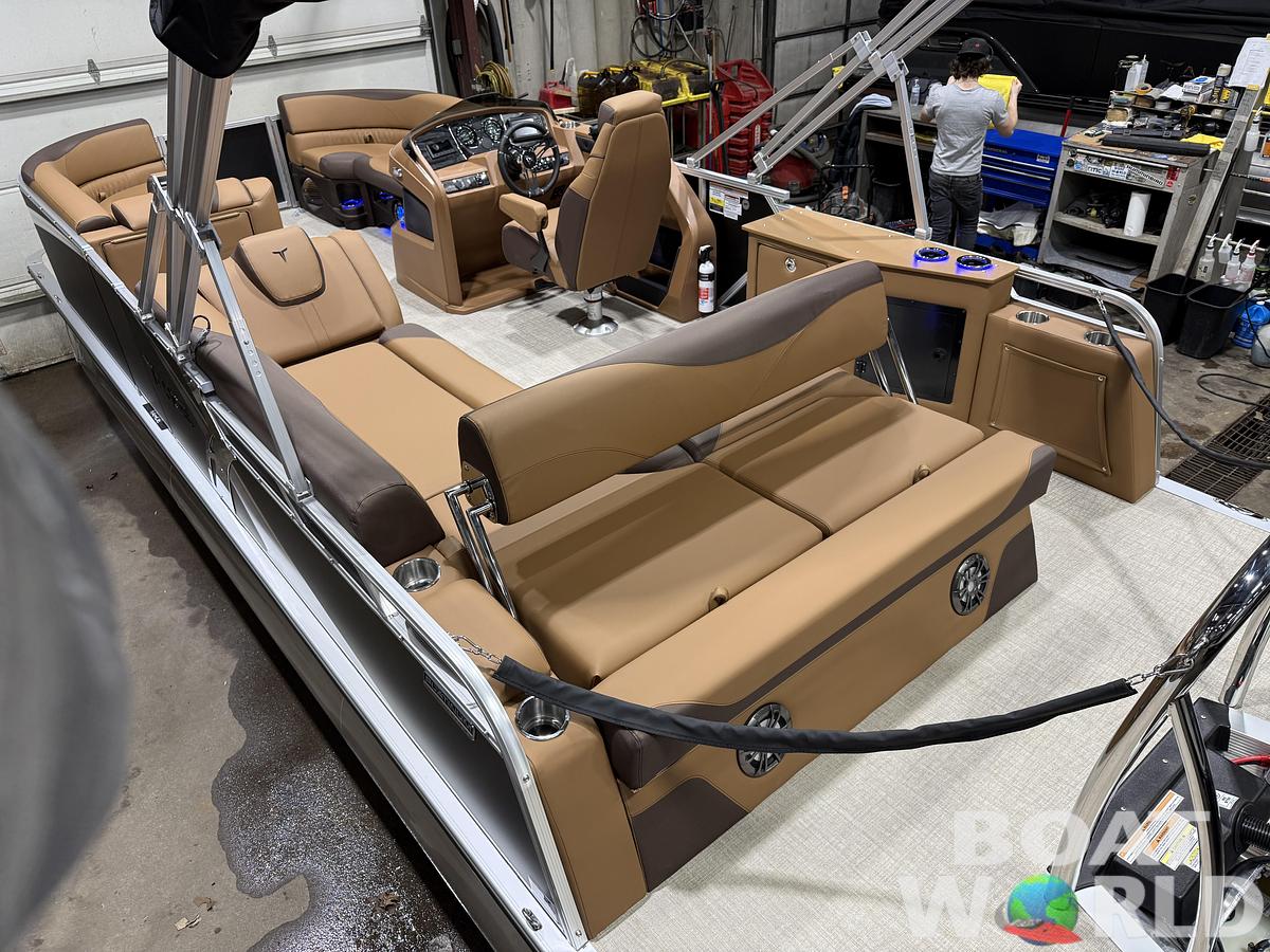 2026 Tahoe Pontoons LTZ 2385 (CRB) Cruise Rear Bench Tritoon 