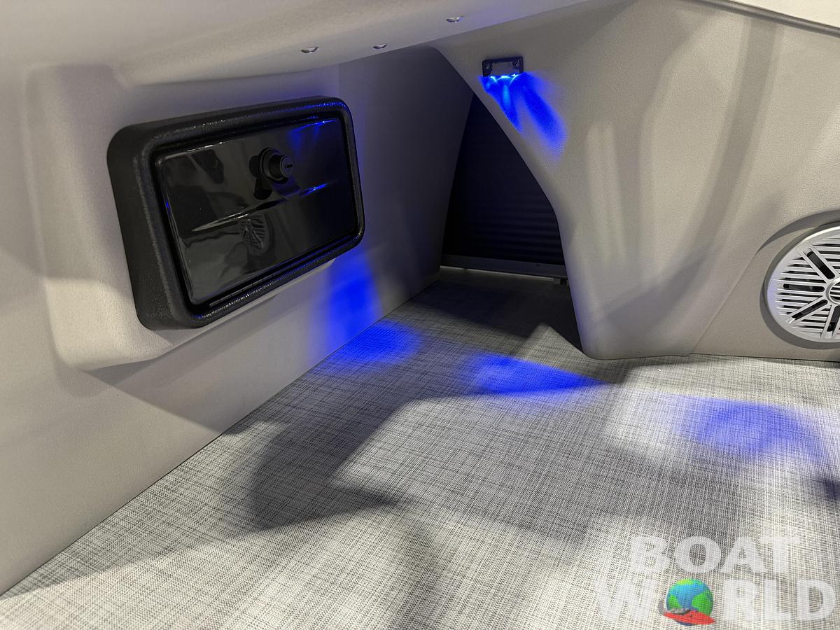 2026 Princecraft Vectra 23 RL SS Swingback Pontoon