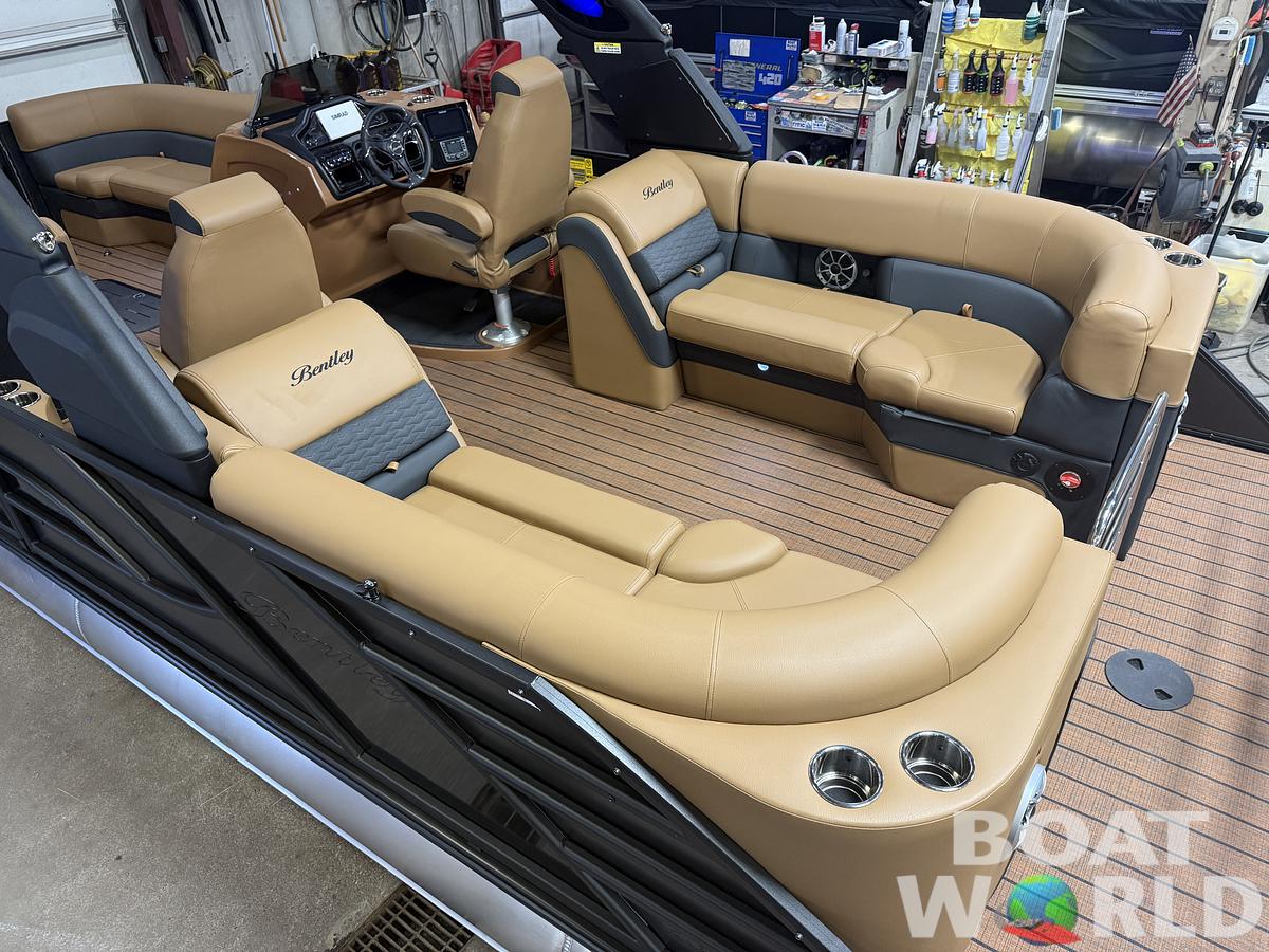 2026 Bentley Pontoons Elite 253 Admiral Quad Lounge Tritoon & 4-Stroke EFI