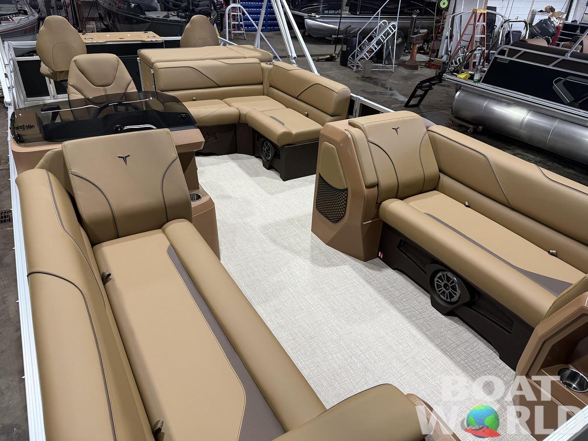 2027 Tahoe Sport Rear Fish 2385 & 4-Stroke $37995