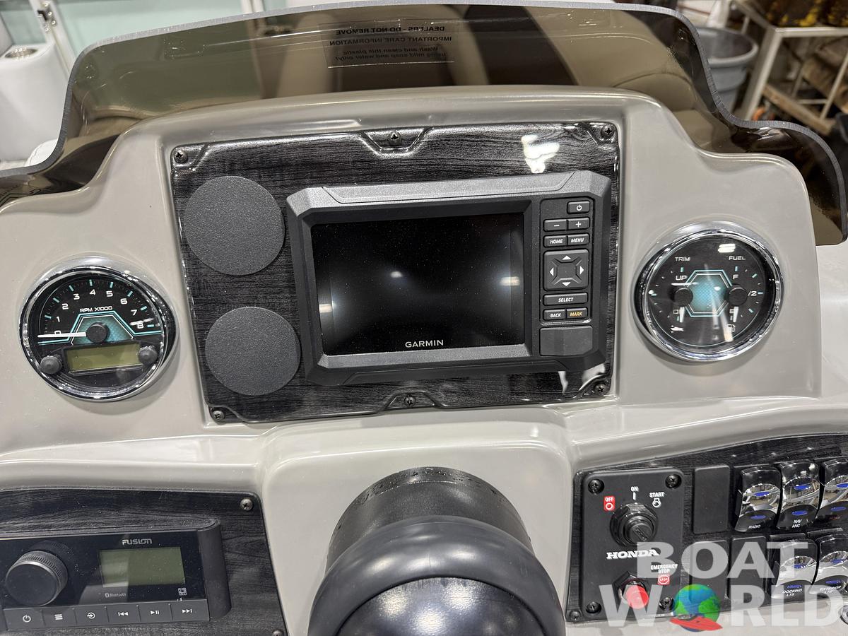 2026 Tahoe Sport VRB 2385 Swingback & 4-Stroke $34995