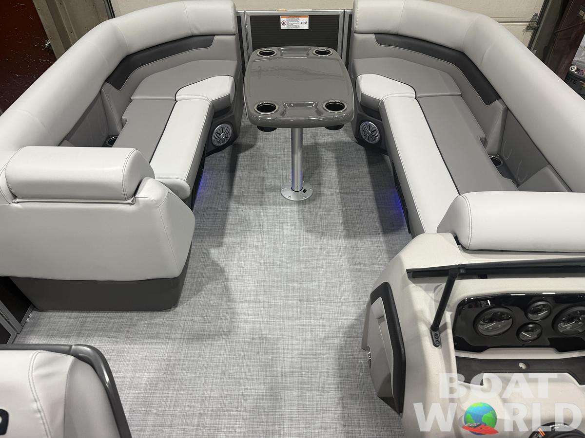 2026 Princecraft Vectra 23 RL SS Swingback Tritoon