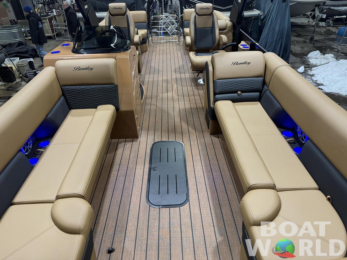 2026 Bentley Pontoons Elite 253 Admiral 350HP Quad Lounge Tritoon