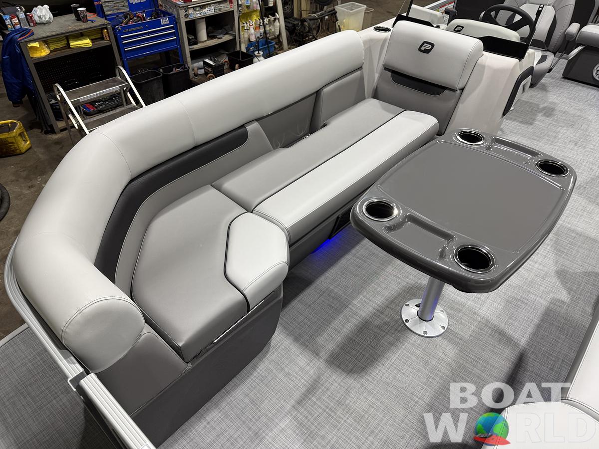 2026 Princecraft Vectra 23 RL Lounge Swingback Tritoon 