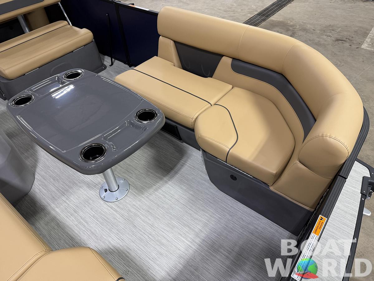 2027 Princecraft Vectra 21 RL Swingback Dinette $35495
