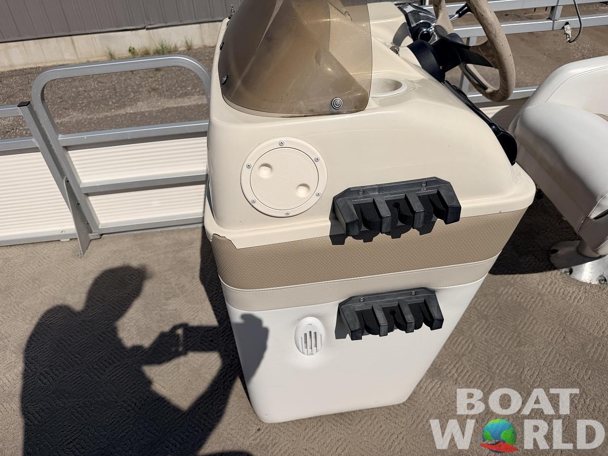 Used 2002 Northwoods 2223 Escapade & 40HP Mercury Bigfoot 4Stroke -$13,995