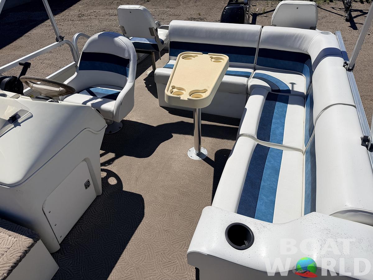 Used 2001 Lowe SunCruiser Trinidad 204 & 50HP Mercury 4Stroke -$11,995
