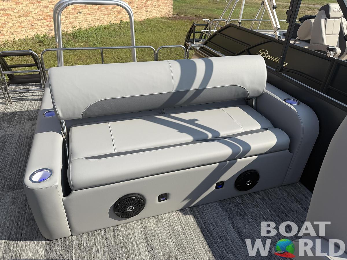 2026 Bentley Pontoons Legacy 223 Swingback Tritoon & Honda 4-Stroke EFI