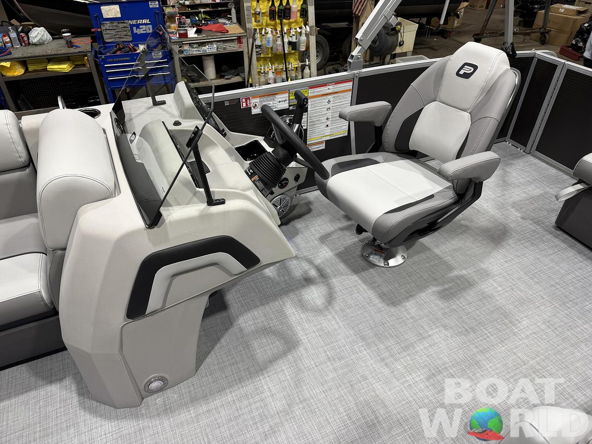 2026 Princecraft Vectra 23 RL Lounge Swingback Tritoon 