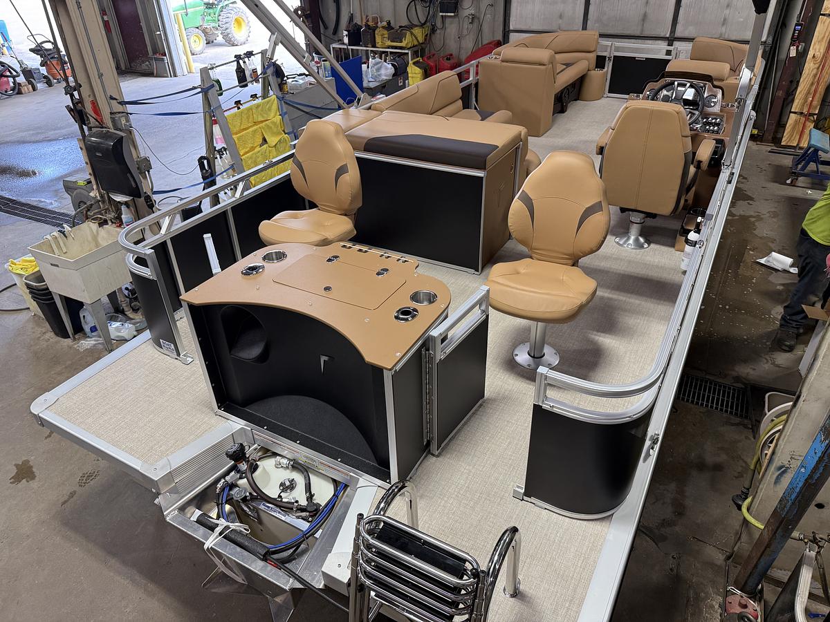 2026 Tahoe Pontoons Sport 2385 Rear Fish & Honda 4-Stroke EFI