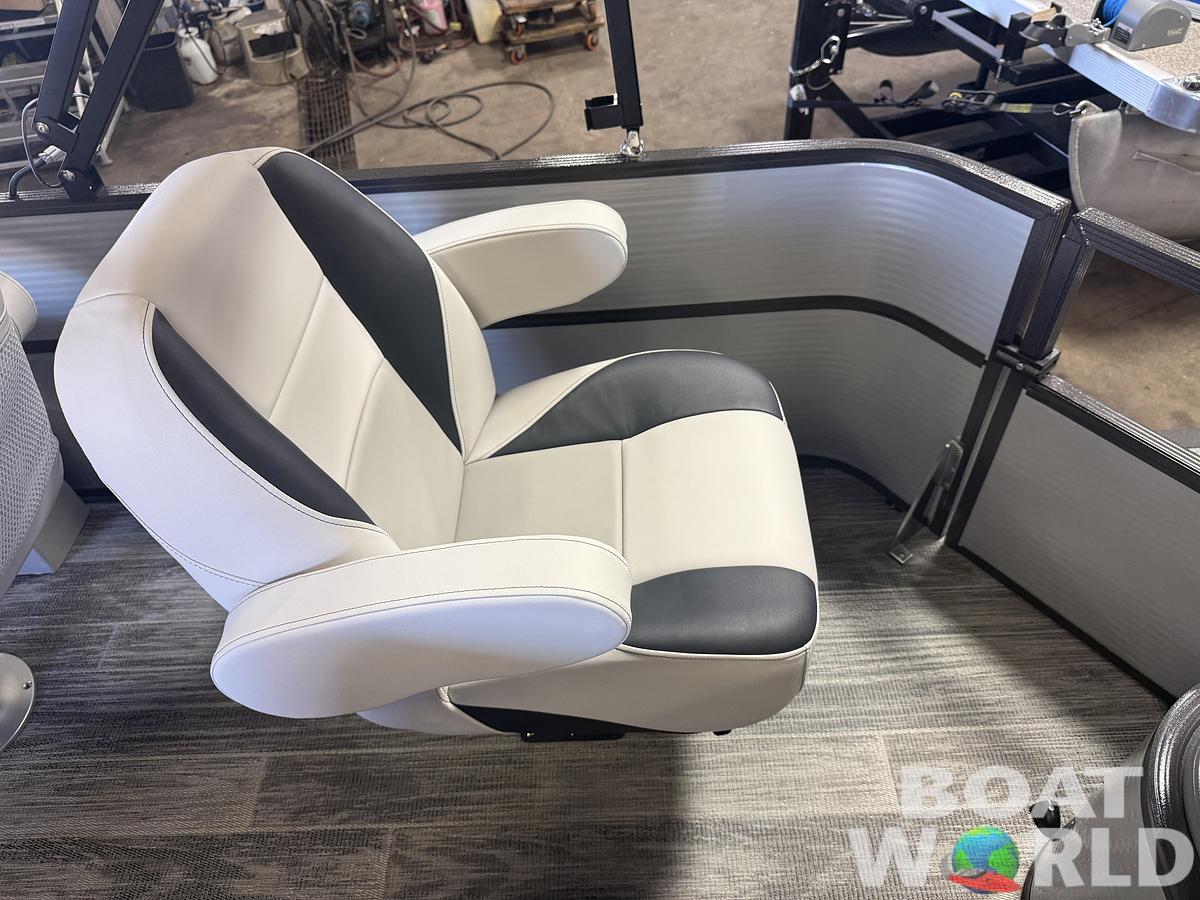 2026 Montego Bay 8522 Fish & Cruise Deluxe 