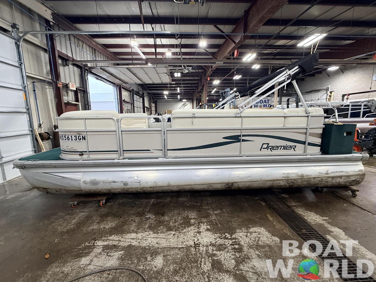 Used 2004 Premier 210 SunSation & 60HP Yamaha 4Stroke - $12,995