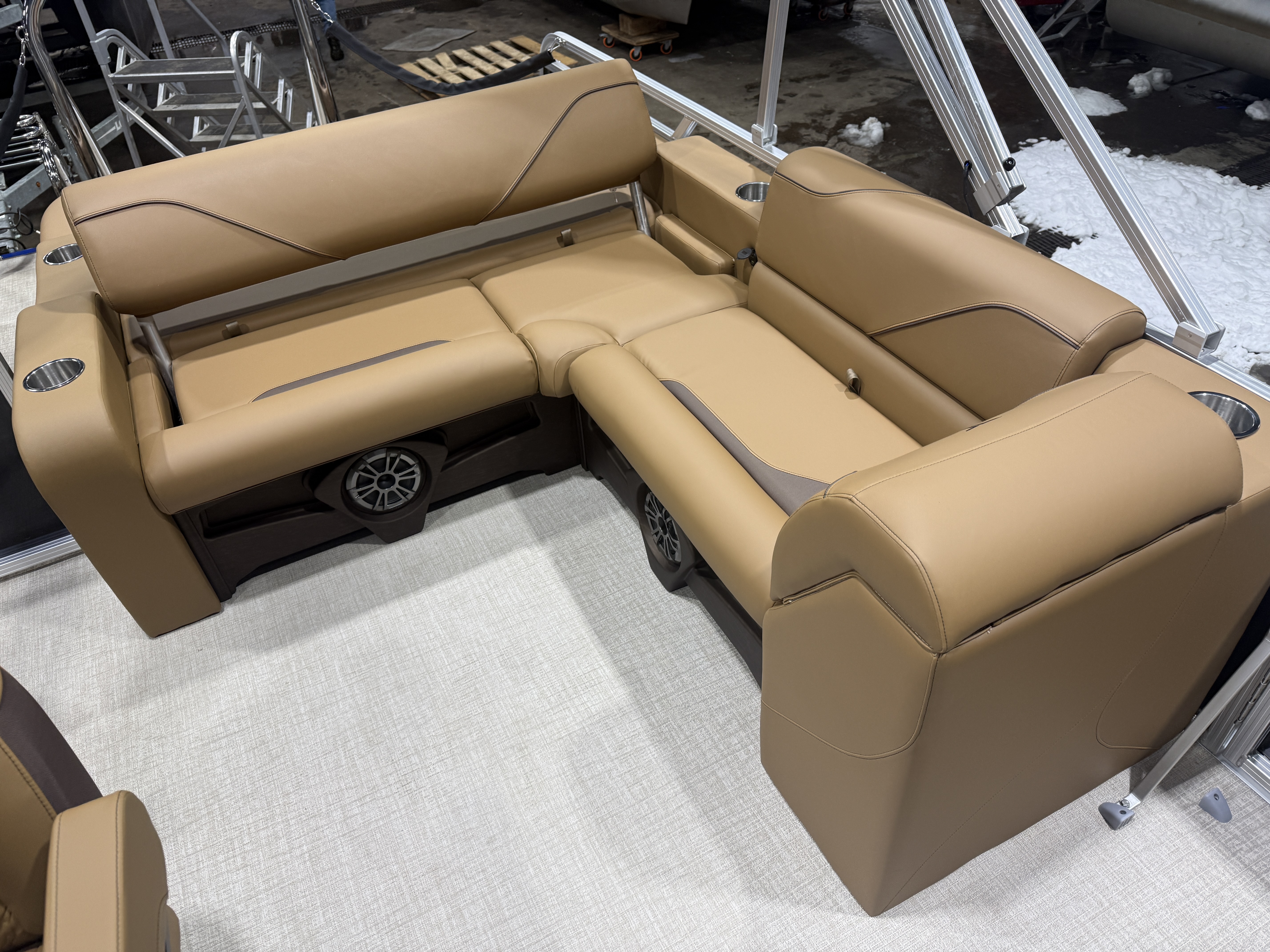 2026 Tahoe Pontoons Sport 2180 Swingback (VRB) 