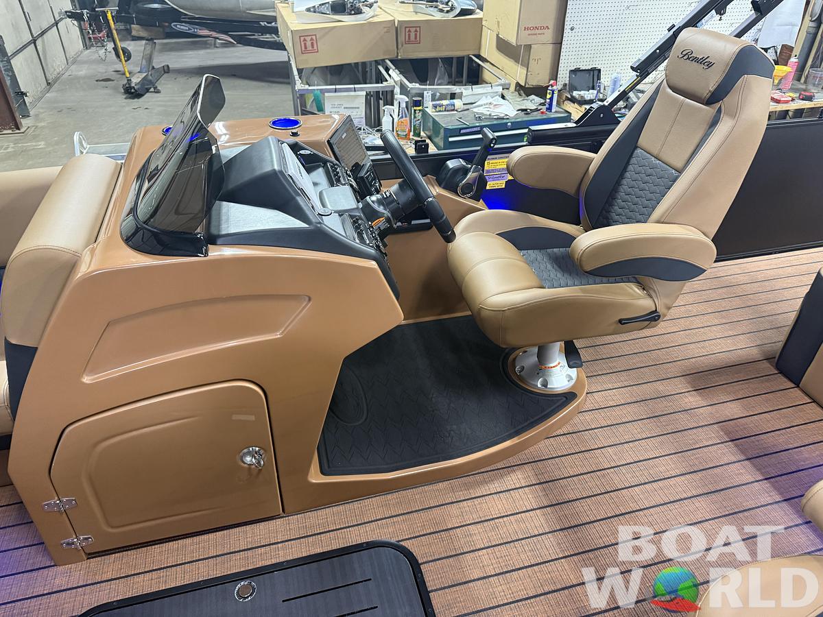 2026 Bentley Pontoons Elite 223 Swingback Tritoon