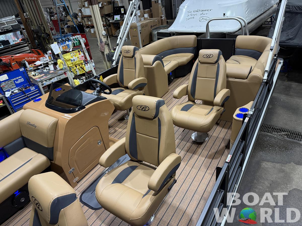 2026 Bentley Pontoons Legacy 223 Navigator DL Quad Lounge Tritoon 