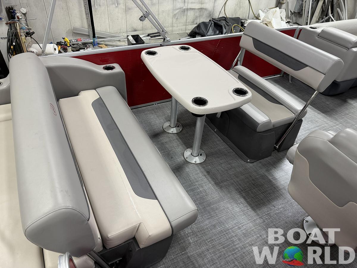 Used 2021 Princecraft Vectra 23 RL Dinette Swingback Pontoon & 115HP