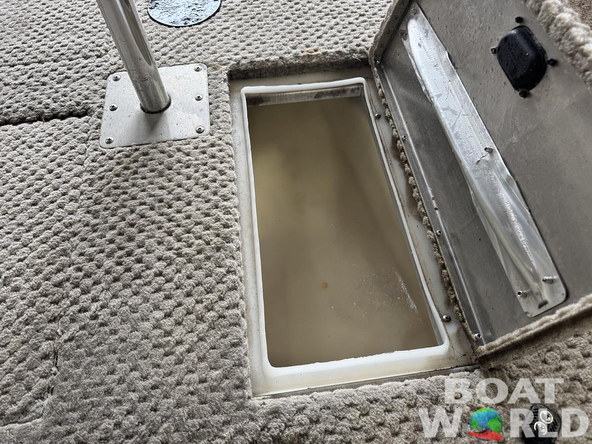 Used 2007 Lowe Suncruiser Tahiti 224 Deck Boat