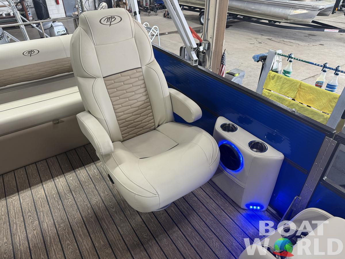 2023 Montego Bay NEW* 8524 Swingback Pontoon & 100HP 4-Stroke EFI